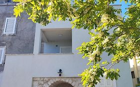 Acacia House - Cres Island
